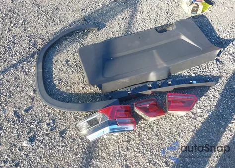 2019 Volkswagen Atlas 3.6L V6 Se W/Technology z USA, uszkodzony, nr VIN 1V2UR2CA2KC579676